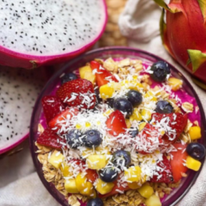acai dragonfruit smoothie bowl
