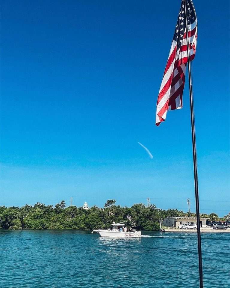 Amazing Boat-Up Restaurants in Venice, Florida