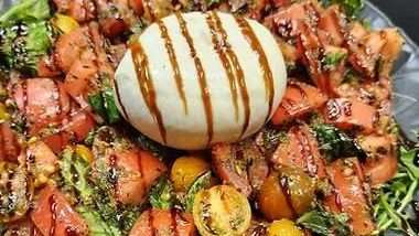Lucarellis Caprese Burrata