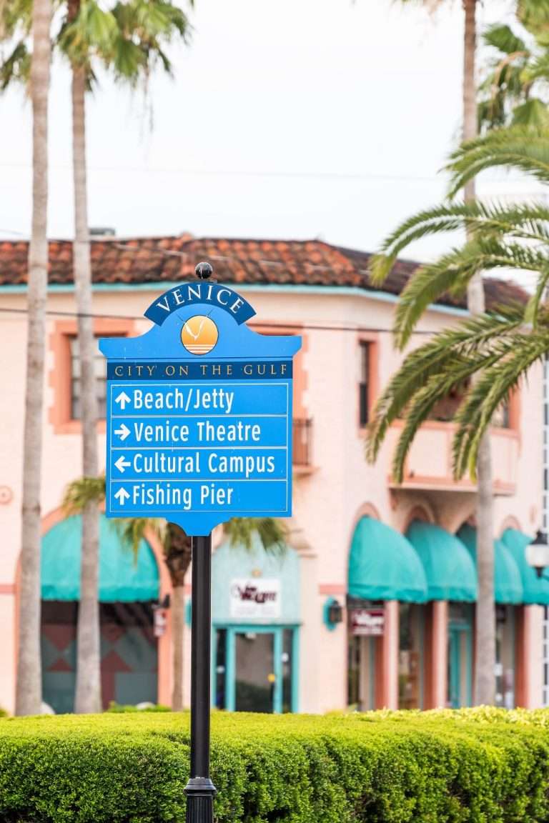 Florida Seniors: 4 Tips for Planning a Trip to Venice, FL